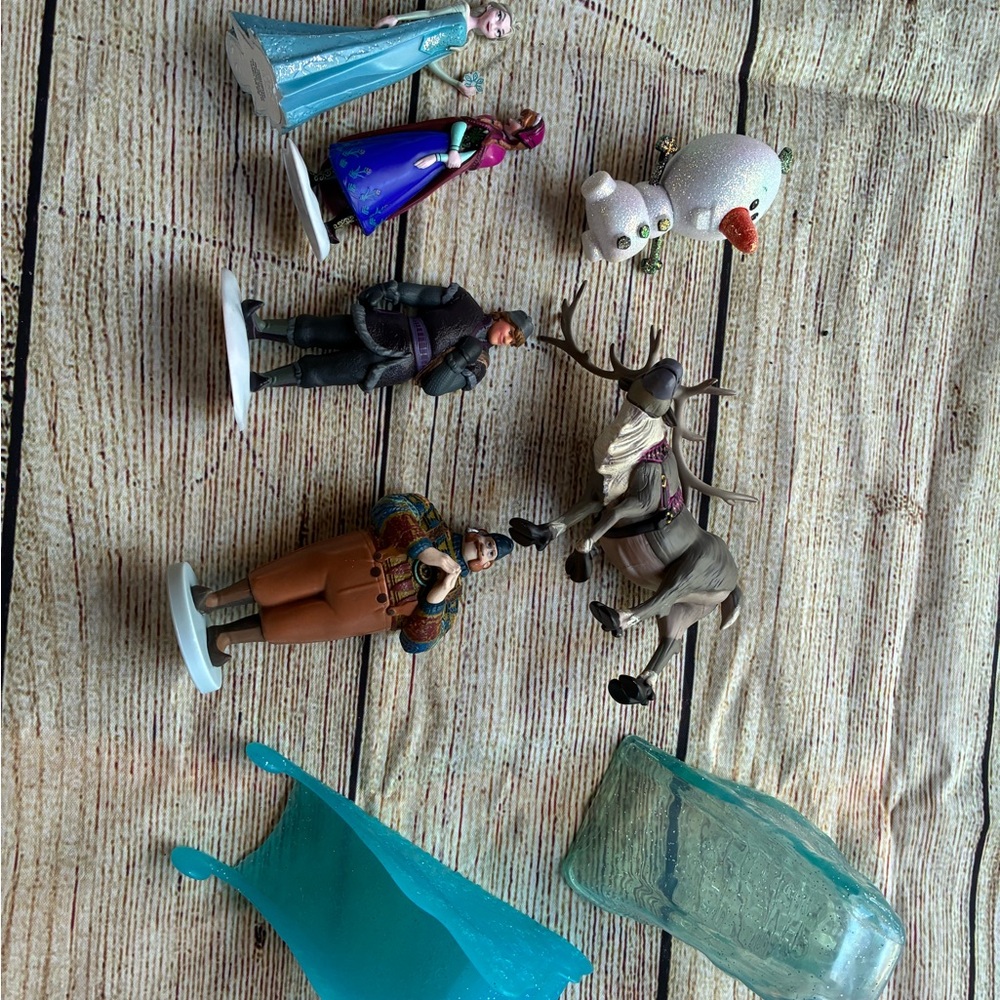 Frozen Character Figurines Set-Vintage